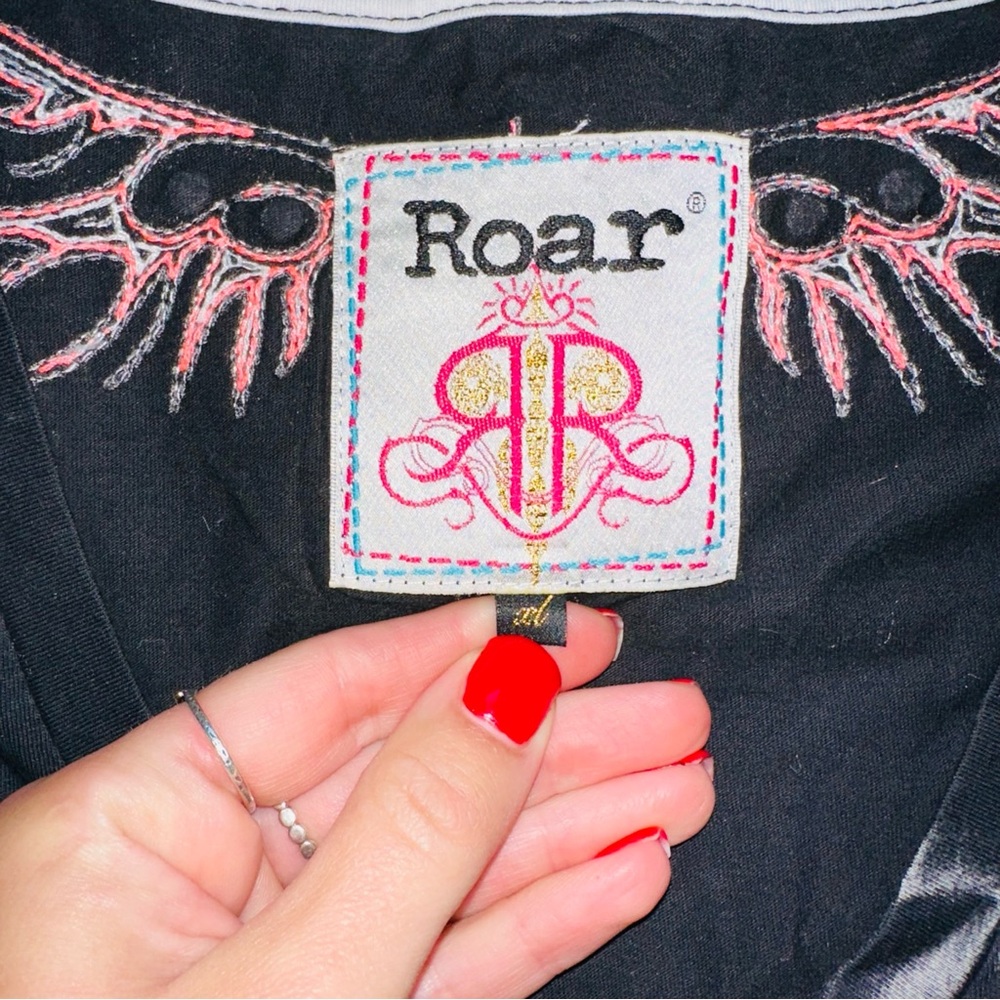 Roar Black Graphic Tee Short Sleeve Top XL Bold Rock Shirt - Picture 5 of 5
